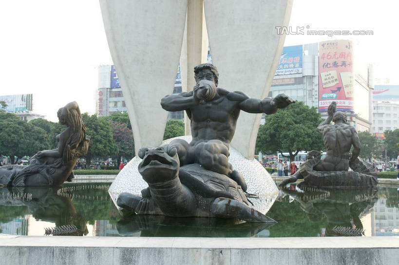 无人,高楼大厦,横图,室外,白天,正面,度假,草地,草坪,美景,植物,城市风光,标志建筑,城市,大厦,地标,建筑,摩天大楼,喷泉,雕塑,中国,亚洲,艺术,装饰,雕刻,雕像,景观,文化,娱乐,建设,石雕,草,树,树木,绿色,天空,自然,工艺品,天,品味,享受,休闲,景色,放松,生长,成长,纪念,广西,美术,主题,水景,陈列,东亚,北海,广西壮族自治区,中华人民共和国,桂,华南地区,北海市,功能,美学,美观,设计,彩图,大楼,高层建筑,高楼,摩天楼,shzyn1