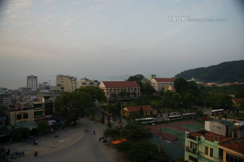 无人,家,横图,俯视,航拍,室外,白天,度假,美景,山,山脉,树林,植物,城市风光,城市,道路,路,公路,越南,亚洲,房屋,屋子,景观,山峰,云,云朵,交通,山峦,首都,云彩,娱乐,楼房,住宅,树,树木,蓝色,绿色,白云,蓝天,天空,自然,群山,天,享受,休闲,景色,放松,东南亚,生长,晴朗,成长,鸟瞰,河内,越南社会主义共和国,百花春城,晴空,马路,彩图,高角度拍摄,房子,shzyn1