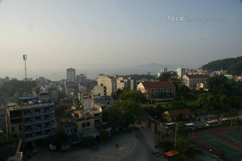 无人,家,横图,俯视,航拍,室外,白天,度假,美景,山,山脉,树林,植物,城市风光,城市,道路,路,公路,越南,亚洲,房屋,屋子,景观,山峰,交通,山峦,首都,娱乐,楼房,住宅,树,树木,蓝色,绿色,蓝天,天空,自然,群山,天,享受,休闲,景色,放松,东南亚,生长,晴朗,成长,鸟瞰,河内,万里无云,越南社会主义共和国,百花春城,晴空,晴空万里,马路,彩图,高角度拍摄,房子,shzyn1