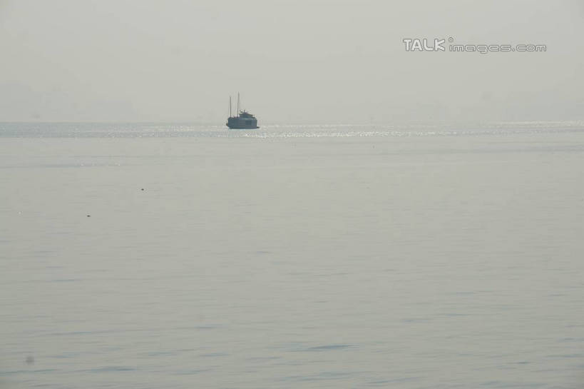 无人,横图,室外,白天,正面,旅游,度假,海浪,海洋,美景,轮船,船,越南,亚洲,一艘,景观,浪花,水平线,辽阔,海平线,娱乐,天空,自然,海水,交通工具,天,享受,休闲,广阔,景色,放松,东南亚,一望无际,自然风光,载具,海景,下龙湾,越南社会主义共和国,自然遗产,广宁省,无边无际,一马平川,大海,风浪,海,海水的波动,近岸浪,涌浪,彩图,水天相接,水天一线,shzyn1