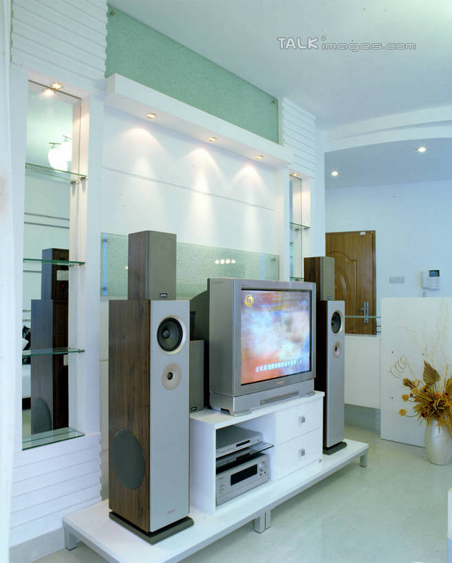 无人,家,竖图,室内,白天,正面,机器,别墅,柜子,家具,天花板,装修,建筑,电视,照明,欧式,阴影,装饰,光线,壁灯,影子,房屋,墙,屋子,公寓,灯光,音响,豪华,设备,喇叭,建设,现代,装潢,洋房,楼房,墙壁,墙面,住宅,灯,灯具,电视柜,室内装潢,样板房,明亮,照亮,舒适,家居装潢,照明设备,储存,扬声器,彩电,房屋设计,地中海风格,古典风格,简约风格,器件,室内设计,宽敞,样板房装潢,彩色电视机,显像管屏,显像管屏幕,储备,蕴藏,贮备,设计,电视机,彩图,房子,电声换能器,视听柜,贮存,szzm1