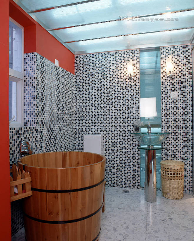 无人,家,竖图,室内,白天,正面,建材,别墅,家具,卫生间,浴室,装修,建筑,照明,欧式,阴影,环保,装饰,光线,壁灯,材料,瓷砖,纺织物,木桶,桶,影子,房屋,墙,屋子,公寓,灯光,垃圾桶,豪华,建设,现代,装潢,洋房,楼房,墙砖,墙壁,墙面,住宅,灯,容器,灯具,毛巾,室内装潢,清洁,建造,能源,储藏,保暖,垃圾箱,样板房,明亮,照亮,回收,资源,舒适,家居装潢,照明设备,储存,房屋设计,地中海风格,古典风格,简约风格,利用,室内设计,低碳,宽敞,透气,浴桶,循环,防水,样板房装潢,持续,储水,耐磨,吸水,设计,淋浴房,彩图,冲凉房,房子,沐浴间,沐浴室,墙面砖,贮存,szzm1