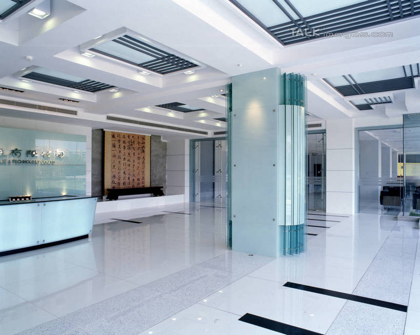 无人,前台,横图,室内,白天,正面,天花板,桌子,照明,瓷砖,地砖,办公桌,墙,走道,走廊,过道,灯光,地面,顶灯,墙壁,墙面,灯,白色,灯具,服务台,照亮,公司,照明设备,彩图,帮助台,呼叫台,szzm1