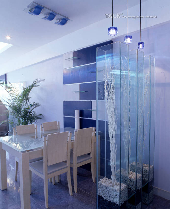 无人,家,竖图,室内,白天,正面,植物,别墅,餐桌,家具,天花板,装修,桌子,建筑,椅子,照明,欧式,阴影,装饰,光线,盆栽,影子,饭厅,房屋,墙,屋子,公寓,灯光,盆景,豪华,建设,现代,装潢,洋房,楼房,吊灯,墙壁,墙面,住宅,灯,绿色,自然,灯具,室内装潢,生长,成长,餐台,样板房,明亮,照亮,舒适,家居装潢,照明设备,房屋设计,地中海风格,古典风格,简约风格,室内设计,宽敞,样板房装潢,设计,彩图,房子,szzm1