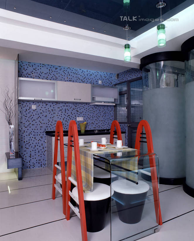 无人,家,竖图,室内,白天,正面,别墅,餐桌,柜子,家具,天花板,装修,桌子,建筑,玻璃,照明,欧式,阴影,装饰,光线,影子,饭厅,房屋,墙,屋子,公寓,灯光,储物柜,豪华,建设,现代,装潢,洋房,楼房,顶灯,墙壁,墙面,住宅,玻璃制品,灯,灯具,室内装潢,餐台,样板房,明亮,照亮,舒适,家居装潢,照明设备,储存,房屋设计,地中海风格,古典风格,简约风格,室内设计,宽敞,样板房装潢,储备,蕴藏,贮备,设计,彩图,房子,贮存,szzm1