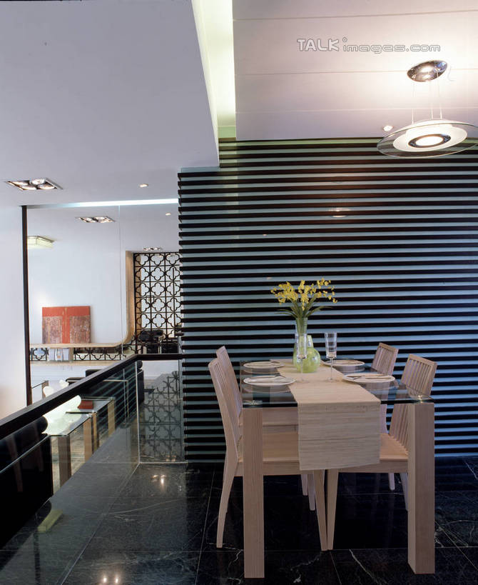 无人,家,竖图,室内,白天,正面,植物,别墅,餐桌,家具,天花板,装修,桌子,建筑,椅子,照明,欧式,阴影,装饰,盛开,光线,盆栽,影子,饭厅,房屋,墙,屋子,公寓,走道,走廊,过道,灯光,盆景,豪华,花蕾,建设,现代,装潢,洋房,楼房,顶灯,墙壁,墙面,住宅,灯,花,花瓣,花朵,鲜花,绿色,自然,灯具,室内装潢,花苞,花蕊,生长,成长,餐台,样板房,明亮,照亮,舒适,家居装潢,照明设备,房屋设计,地中海风格,古典风格,简约风格,室内设计,宽敞,样板房装潢,设计,彩图,房子,szzm1