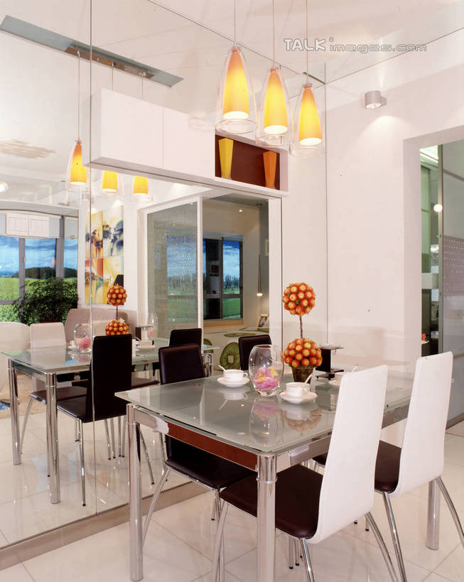 无人,家,竖图,室内,白天,正面,别墅,餐桌,窗户,家具,天花板,装修,桌子,建筑,杯子,餐具,花瓶,照明,欧式,阴影,装饰,盛开,光线,碟子,盘,影子,饭厅,房屋,墙,屋子,公寓,灯光,豪华,花蕾,建设,现代,装潢,洋房,楼房,吊灯,玻璃窗,墙壁,墙面,住宅,玻璃制品,灯,花,花瓣,花朵,鲜花,盘子,玻璃瓶,瓶子,水杯,灯具,碟,室内装潢,花苞,花蕊,餐台,样板房,明亮,照亮,舒适,家居装潢,照明设备,房屋设计,地中海风格,古典风格,简约风格,室内设计,宽敞,样板房装潢,设计,茶杯,彩图,房子,szzm1