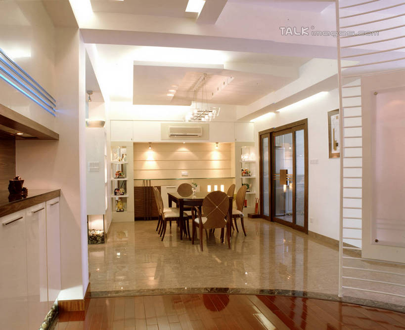 无人,家,横图,室内,白天,正面,绘画,别墅,餐桌,窗户,柜子,家具,落地窗,天花板,装修,桌子,建筑,椅子,照明,欧式,阴影,艺术,装饰,光线,瓷砖,地砖,影子,饭厅,房屋,墙,屋子,公寓,走道,走廊,过道,灯光,地面,储物柜,古典,豪华,置物架,文化,建设,现代,装潢,洋房,楼房,顶灯,玻璃窗,架子,墙壁,墙面,住宅,灯,工艺品,灯具,室内装潢,品味,餐台,样板房,明亮,照亮,美术,高雅,舒适,家居装潢,照明设备,储存,挂画,陈列架,房屋设计,地中海风格,古典风格,简约风格,室内设计,宽敞,样板房装潢,美学,搁架,储备,蕴藏,贮备,设计,装饰画,彩图,房子,贮存,szzm1