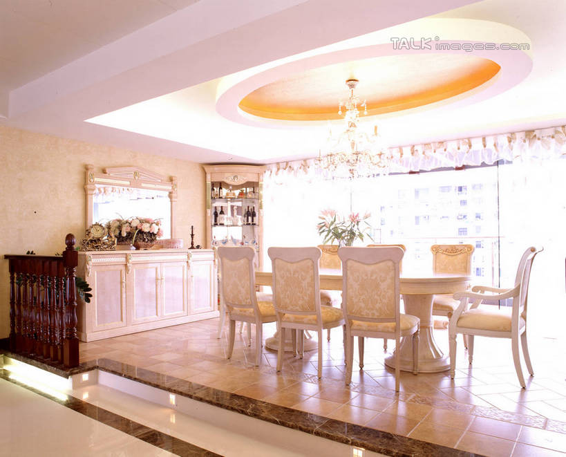 无人,家,横图,室内,白天,正面,植物,别墅,餐桌,窗户,窗帘,柜子,家具,镜子,落地窗,天花板,装修,桌子,建筑,椅子,欧式,阴影,装饰,盛开,反射,盆栽,影子,房屋,墙,屋子,公寓,盆景,储物柜,豪华,花蕾,建设,现代,装潢,洋房,楼房,玻璃窗,墙壁,墙面,住宅,花,花瓣,花朵,鲜花,绿色,白色,自然,帘子,室内装潢,花苞,花蕊,遮阳,生长,成长,餐台,华丽,修饰,样板房,明亮,点缀,镜像,舒适,家居装潢,镜面,储存,房屋设计,地中海风格,古典风格,简约风格,室内设计,宽敞,样板房装潢,衬托,美观,雅致,雅观,储备,蕴藏,贮备,设计,彩图,房子,贮存,szzm1