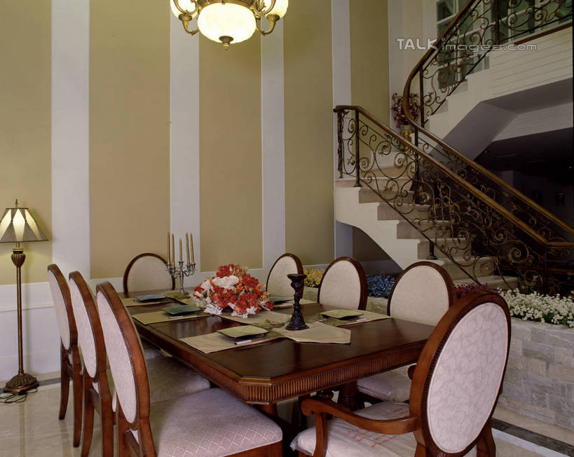 无人,家,栏杆,横图,室内,白天,正面,时尚,壁纸,别墅,家具,楼梯,装修,建筑,餐具,蜡烛,照明,欧式,阴影,装饰,光线,纹路,碟子,扶手,盘,纹理,影子,饭厅,房屋,阶梯,墙,屋子,公寓,灯光,水晶,豪华,建设,现代,装潢,洋房,护栏,楼房,吊灯,水晶灯,墙壁,墙面,台阶,住宅,灯,盘子,灯具,碟,落地灯,室内装潢,华丽,样板房,明亮,照亮,舒适,家居装潢,照明设备,高贵,水晶吊灯,房屋设计,地中海风格,古典风格,简约风格,室内设计,宽敞,肌理,样板房装潢,水晶制品,富丽,华美,烛炬,设计,墙纸,彩图,房子,水晶石,szzm1