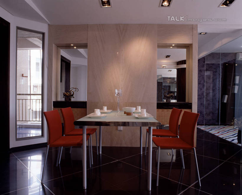 无人,家,横图,室内,白天,正面,别墅,餐桌,家具,镜子,门,天花板,装修,桌子,建筑,杯子,餐具,照明,欧式,阴影,装饰,光线,碟子,盘,影子,饭厅,房屋,墙,屋子,公寓,灯光,豪华,建设,现代,装潢,洋房,楼房,顶灯,墙壁,墙面,住宅,灯,盘子,水杯,灯具,碟,门框,室内装潢,餐台,样板房,明亮,照亮,镜像,舒适,家居装潢,镜面,照明设备,房屋设计,地中海风格,古典风格,简约风格,室内设计,宽敞,样板房装潢,设计,茶杯,彩图,房子,szzm1