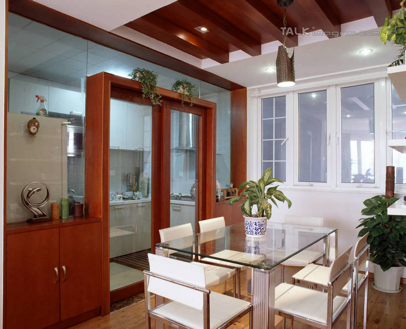 无人,家,横图,室内,白天,正面,植物,别墅,餐桌,厨房,柜子,家具,天花板,装修,桌面,桌子,建筑,椅子,玻璃,欧式,阴影,装饰,反射,盆栽,影子,饭厅,房屋,墙,屋子,公寓,盆景,储物柜,豪华,建设,现代,装潢,洋房,楼房,墙壁,墙面,住宅,玻璃制品,绿色,自然,室内装潢,生长,成长,餐台,样板房,明亮,舒适,家居装潢,储存,房屋设计,地中海风格,古典风格,简约风格,室内设计,宽敞,样板房装潢,储备,蕴藏,贮备,设计,彩图,房子,灶间,贮存,szzm1