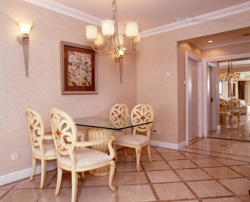 无人,家,横图,室内,白天,正面,时尚,绘画,别墅,餐桌,家具,天花板,装修,桌子,建筑,椅子,玻璃,照明,欧式,阴影,艺术,装饰,光线,影子,饭厅,房屋,墙,屋子,公寓,走道,走廊,过道,灯光,水晶,古典,豪华,文化,建设,现代,装潢,洋房,楼房,吊灯,水晶灯,墙壁,墙面,住宅,玻璃制品,灯,白色,工艺品,灯具,室内装潢,品味,餐台,华丽,样板房,明亮,照亮,美术,高雅,舒适,家居装潢,照明设备,高贵,挂画,水晶吊灯,房屋设计,地中海风格,古典风格,简约风格,室内设计,宽敞,样板房装潢,美学,水晶制品,富丽,华美,设计,装饰画,彩图,房子,水晶石,szzm1