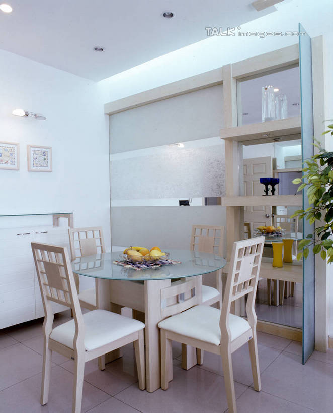 无人,家,竖图,室内,白天,正面,植物,别墅,餐桌,家具,天花板,装修,桌子,建筑,水果,椅子,欧式,阴影,新鲜,装饰,反射,盆栽,影子,饭厅,房屋,墙,屋子,公寓,生食,食品,果实,盆景,豪华,建设,现代,装潢,洋房,楼房,墙壁,墙面,住宅,食物,绿色,白色,自然,室内装潢,有机食品,绿色食品,生长,成长,餐台,样板房,明亮,舒适,家居装潢,房屋设计,地中海风格,古典风格,简约风格,室内设计,宽敞,样板房装潢,设计,彩图,房子,szzm1