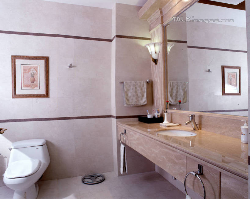 无人,家,横图,室内,白天,正面,绘画,别墅,家具,镜子,生活用品,卫生间,洗手间,浴室,装修,建筑,照明,欧式,阴影,艺术,装饰,光线,壁灯,水槽,影子,房屋,马桶,墙,屋子,公寓,灯光,古典,豪华,文化,建设,现代,水斗,装潢,洋房,楼房,墙壁,墙面,住宅,灯,白色,工艺品,灯具,室内装潢,品味,座便器,样板房,明亮,照亮,美术,镜像,高雅,舒适,家居装潢,镜面,照明设备,挂画,房屋设计,卫浴,地中海风格,古典风格,简约风格,室内设计,宽敞,样板房装潢,美学,子孙桶,设计,厕所,淋浴房,装饰画,彩图,冲凉房,房子,沐浴间,沐浴室,szzm1