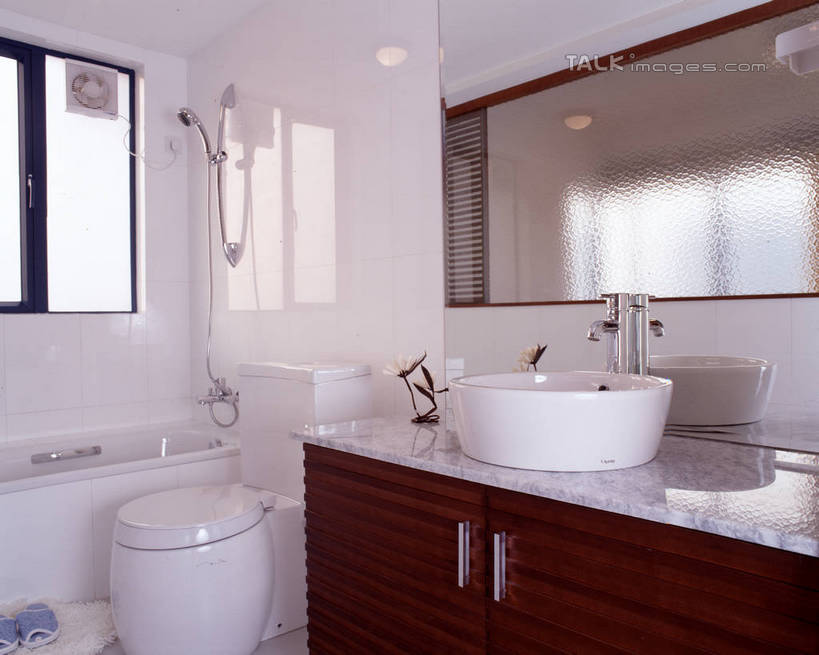 无人,家,横图,室内,白天,正面,化妆,美容,别墅,柜子,家具,镜子,生活用品,天花板,卫生间,洗手间,浴室,装修,建筑,欧式,阴影,装饰,反射,水槽,水龙头,影子,房屋,马桶,墙,屋子,公寓,储物柜,豪华,建设,现代,水斗,装潢,洋房,楼房,开关,墙壁,墙面,住宅,花洒,莲蓬头,白色,化妆镜,室内装潢,打开,座便器,样板房,明亮,阀门,镜像,舒适,家居装潢,开启,镜面,储存,房屋设计,卫浴,地中海风格,古典风格,简约风格,室内设计,宽敞,喷雾头,样板房装潢,光学,子孙桶,水咀,储备,蕴藏,贮备,设计,厕所,淋浴房,彩图,冲凉房,房子,沐浴间,沐浴室,贮存,szzm1