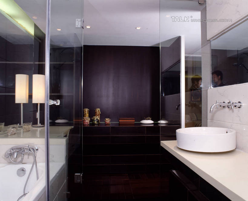 无人,家,横图,室内,白天,正面,别墅,柜子,家具,天花板,卫生间,洗手间,浴室,装修,建筑,欧式,阴影,装饰,光线,水槽,水龙头,影子,房屋,墙,屋子,公寓,灯光,储物柜,豪华,建设,现代,水斗,装潢,洋房,楼房,开关,墙壁,墙面,住宅,室内装潢,打开,样板房,明亮,阀门,舒适,家居装潢,开启,储存,房屋设计,地中海风格,古典风格,简约风格,室内设计,宽敞,样板房装潢,水咀,储备,蕴藏,贮备,设计,厕所,淋浴房,彩图,冲凉房,房子,沐浴间,沐浴室,贮存,szzm1