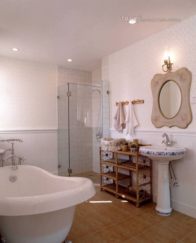 无人,家,竖图,室内,白天,正面,化妆,美容,别墅,家具,镜子,天花板,卫生间,洗手间,浴室,装修,建筑,照明,欧式,阴影,装饰,反射,光线,纺织物,水槽,影子,房屋,墙,屋子,公寓,走道,走廊,过道,灯光,豪华,建设,现代,水斗,装潢,洋房,楼房,顶灯,墙壁,墙面,住宅,灯,白色,化妆镜,灯具,毛巾,室内装潢,浴缸,清洁,保暖,样板房,明亮,照亮,镜像,舒适,家居装潢,镜面,照明设备,房屋设计,地中海风格,古典风格,简约风格,卫浴设备,室内设计,宽敞,透气,防水,样板房装潢,光学,储水,耐磨,吸水,水管装置,设计,厕所,淋浴房,彩图,冲凉房,房子,沐浴间,沐浴室,szzm1