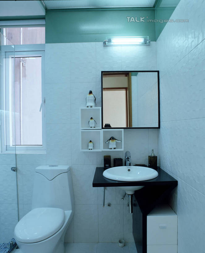 无人,家,竖图,室内,白天,正面,化妆,美容,别墅,窗户,家具,镜子,生活用品,天花板,卫生间,洗手间,浴室,装修,建筑,照明,欧式,阴影,装饰,反射,光线,水槽,水龙头,影子,房屋,马桶,墙,屋子,公寓,灯光,豪华,建设,现代,水斗,装潢,洋房,楼房,顶灯,开关,玻璃窗,墙壁,墙面,住宅,灯,化妆镜,灯具,室内装潢,打开,座便器,样板房,明亮,照亮,阀门,镜像,舒适,家居装潢,开启,镜面,照明设备,房屋设计,卫浴,地中海风格,古典风格,简约风格,室内设计,宽敞,样板房装潢,光学,子孙桶,水咀,设计,厕所,淋浴房,彩图,冲凉房,房子,沐浴间,沐浴室,szzm1