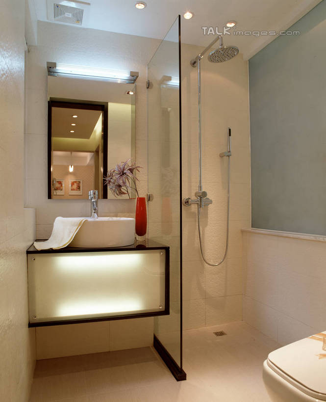 无人,家,竖图,室内,白天,正面,别墅,家具,生活用品,天花板,卫生间,洗手间,浴室,装修,建筑,照明,欧式,阴影,装饰,光线,壁灯,纺织物,水槽,影子,房屋,马桶,墙,屋子,公寓,灯光,豪华,建设,现代,水斗,装潢,洋房,楼房,墙壁,墙面,住宅,灯,花洒,莲蓬头,灯具,毛巾,室内装潢,清洁,座便器,保暖,样板房,明亮,照亮,舒适,家居装潢,照明设备,房屋设计,卫浴,地中海风格,古典风格,简约风格,室内设计,宽敞,透气,防水,喷雾头,样板房装潢,子孙桶,储水,耐磨,吸水,设计,厕所,淋浴房,彩图,冲凉房,房子,沐浴间,沐浴室,szzm1