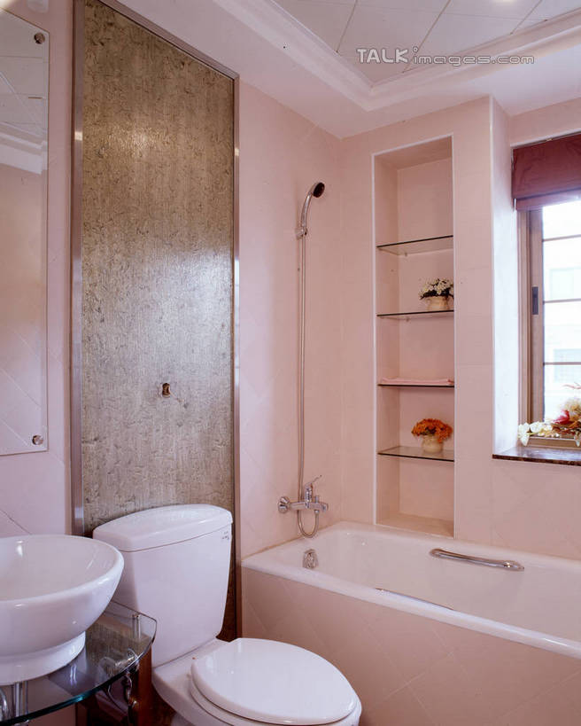 无人,家,竖图,室内,白天,正面,别墅,窗户,家具,生活用品,天花板,卫生间,洗手间,浴室,装修,建筑,欧式,阴影,装饰,反射,水槽,影子,房屋,马桶,墙,屋子,公寓,豪华,建设,现代,水斗,装潢,洋房,楼房,玻璃窗,墙壁,墙面,住宅,花洒,莲蓬头,白色,室内装潢,浴缸,座便器,样板房,明亮,舒适,家居装潢,房屋设计,卫浴,地中海风格,古典风格,简约风格,卫浴设备,室内设计,宽敞,喷雾头,样板房装潢,子孙桶,水管装置,设计,厕所,淋浴房,彩图,冲凉房,房子,沐浴间,沐浴室,szzm1