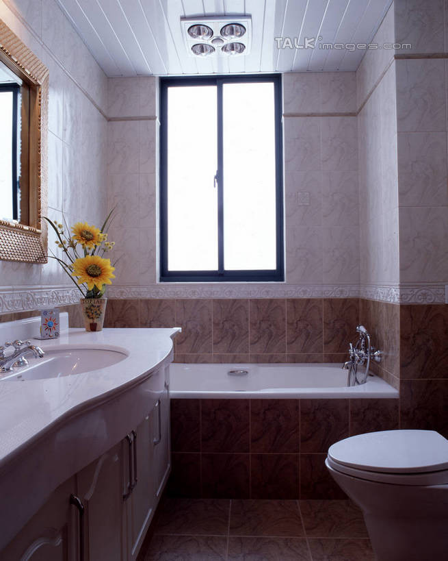 无人,家,竖图,室内,白天,正面,别墅,窗户,家具,镜子,生活用品,天花板,卫生间,洗手间,浴室,装修,建筑,欧式,阴影,装饰,盛开,反射,水槽,影子,房屋,马桶,墙,屋子,公寓,豪华,花蕾,建设,现代,水斗,装潢,洋房,楼房,玻璃窗,墙壁,墙面,住宅,花,花瓣,花朵,鲜花,室内装潢,浴缸,花苞,花蕊,座便器,样板房,明亮,镜像,舒适,家居装潢,镜面,房屋设计,卫浴,地中海风格,古典风格,简约风格,卫浴设备,室内设计,宽敞,样板房装潢,子孙桶,水管装置,设计,厕所,淋浴房,彩图,冲凉房,房子,沐浴间,沐浴室,szzm1