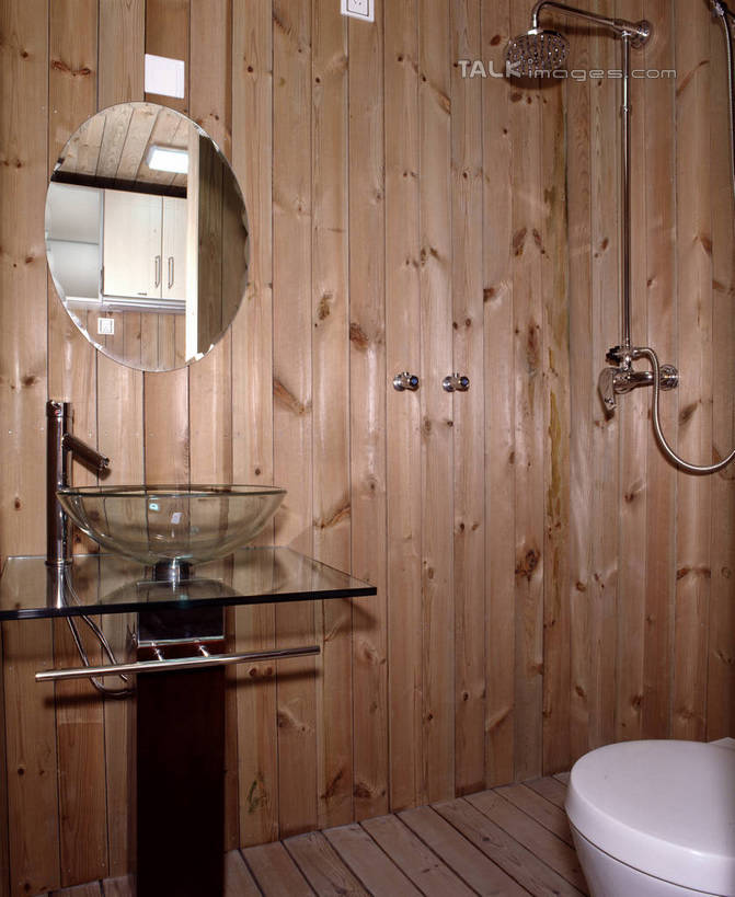 无人,家,竖图,室内,白天,正面,别墅,家具,生活用品,卫生间,洗手间,浴室,装修,建筑,照明,欧式,阴影,装饰,光线,木制,壁灯,水槽,水龙头,影子,房屋,马桶,墙,屋子,公寓,灯光,豪华,建设,现代,水斗,装潢,洋房,楼房,开关,墙壁,墙面,住宅,灯,花洒,莲蓬头,木制品,灯具,室内装潢,打开,座便器,样板房,明亮,照亮,阀门,舒适,家居装潢,开启,照明设备,房屋设计,卫浴,地中海风格,古典风格,简约风格,室内设计,宽敞,喷雾头,样板房装潢,子孙桶,水咀,设计,厕所,淋浴房,彩图,冲凉房,房子,沐浴间,沐浴室,szzm1