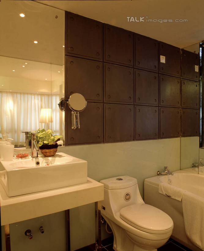 无人,家,竖图,室内,白天,正面,化妆,美容,植物,别墅,家具,镜子,生活用品,天花板,卫生间,洗手间,浴室,装修,建筑,照明,欧式,阴影,装饰,反射,光线,盆栽,影子,房屋,马桶,墙,屋子,公寓,灯光,盆景,豪华,建设,现代,装潢,洋房,楼房,顶灯,墙壁,墙面,住宅,灯,绿色,自然,化妆镜,灯具,室内装潢,浴缸,座便器,生长,成长,样板房,明亮,照亮,镜像,舒适,家居装潢,镜面,照明设备,房屋设计,卫浴,地中海风格,古典风格,简约风格,卫浴设备,室内设计,宽敞,样板房装潢,光学,子孙桶,水管装置,设计,厕所,淋浴房,彩图,冲凉房,房子,沐浴间,沐浴室,szzm1