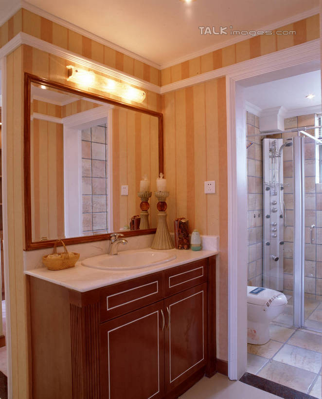 无人,家,竖图,室内,白天,正面,化妆,美容,别墅,柜子,家具,镜子,生活用品,天花板,卫生间,洗手间,浴室,装修,建筑,照明,欧式,阴影,装饰,反射,光线,壁灯,影子,房屋,马桶,墙,屋子,公寓,灯光,储物柜,豪华,建设,现代,装潢,洋房,楼房,墙壁,墙面,住宅,灯,化妆镜,灯具,室内装潢,座便器,样板房,明亮,照亮,镜像,舒适,家居装潢,镜面,照明设备,储存,房屋设计,卫浴,地中海风格,古典风格,简约风格,室内设计,宽敞,样板房装潢,光学,子孙桶,储备,蕴藏,贮备,设计,厕所,淋浴房,彩图,冲凉房,房子,沐浴间,沐浴室,贮存,szzm1