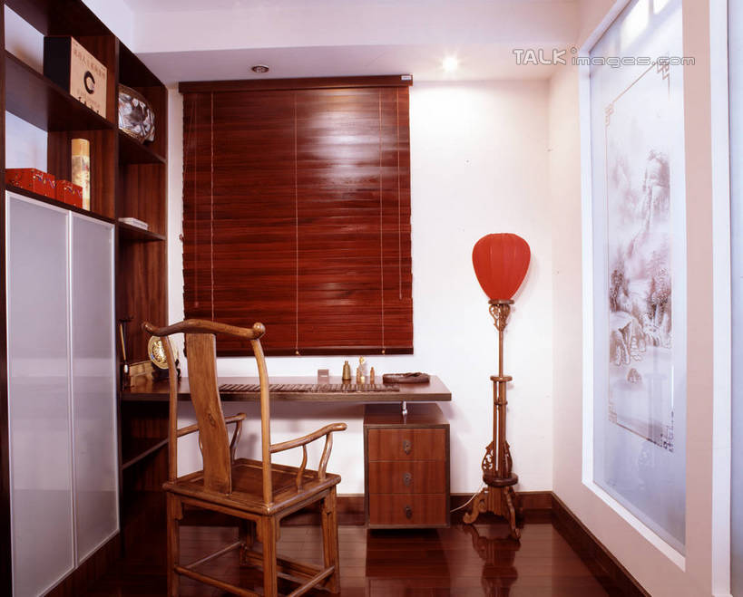 无人,家,横图,室内,白天,正面,绘画,别墅,家具,书房,天花板,装修,桌子,建筑,花瓶,椅子,照明,欧式,阴影,艺术,装饰,盛开,光线,影子,陶瓷,房屋,木椅,墙,屋子,公寓,灯光,陶瓷制品,古典,豪华,花蕾,文化,建设,现代,书桌,装潢,洋房,楼房,顶灯,墙壁,墙面,住宅,灯,花,花瓣,花朵,鲜花,白色,课桌,瓶子,工艺品,灯具,室内装潢,花苞,花蕊,品味,样板房,明亮,照亮,美术,高雅,舒适,家居装潢,照明设备,挂画,房屋设计,地中海风格,古典风格,简约风格,室内设计,宽敞,样板房装潢,美学,设计,装饰画,彩图,房子,szzm1