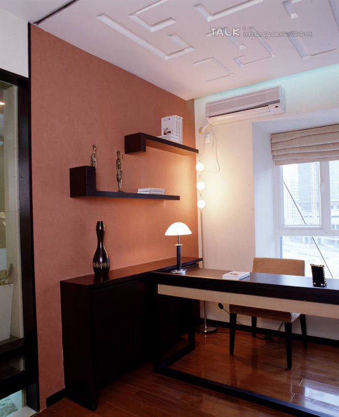 无人,家,竖图,室内,白天,正面,别墅,窗户,家具,书房,台灯,天花板,装修,桌子,建筑,椅子,照明,欧式,阴影,装饰,光线,电器,影子,房屋,墙,屋子,公寓,灯光,豪华,建设,现代,书桌,装潢,洋房,楼房,玻璃窗,墙壁,墙面,住宅,灯,空调,课桌,灯具,室内装潢,样板房,明亮,照亮,调节,舒适,家电,家居装潢,家用电器,照明设备,调整,房屋设计,地中海风格,古典风格,简约风格,室内设计,宽敞,样板房装潢,空气调节器,设计,彩图,房子,szzm1