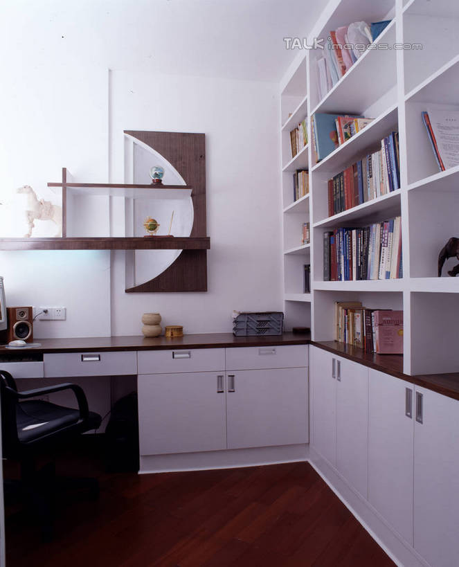 无人,家,竖图,室内,白天,正面,别墅,柜子,家具,书房,天花板,装修,建筑,书籍,欧式,阴影,装饰,反射,影子,房屋,墙,屋子,公寓,储物柜,豪华,建设,现代,装潢,洋房,楼房,墙壁,墙面,住宅,白色,室内装潢,书柜,书橱,样板房,明亮,舒适,家居装潢,储存,房屋设计,地中海风格,古典风格,简约风格,室内设计,宽敞,样板房装潢,储备,蕴藏,贮备,设计,书,图书,彩图,房子,贮存,szzm1