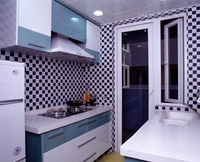 无人,家,横图,室内,白天,正面,烹饪,别墅,厨房,家具,天花板,装修,桌面,桌子,建筑,厨具,金属制品,照明,欧式,阴影,装饰,光线,金属,电器,炖锅,工具,锅子,影子,冰箱,房屋,墙,屋子,公寓,灯光,豪华,干净,建设,现代,装潢,冷冻,锅,洋房,楼房,顶灯,冷柜,墙壁,墙面,住宅,灯,灯具,冷藏柜,室内装潢,冷藏,锅具,油烟机,储藏,灶具,样板房,明亮,照亮,卫生,舒适,家电,家居装潢,家用电器,吸油烟机,照明设备,燃气灶,房屋设计,地中海风格,古典风格,简约风格,室内设计,宽敞,烹饪用具,样板房装潢,保鲜,燃气具,设计,烹调用具,烹调,彩图,房子,灶间,厨房料理台,料理台,szzm1