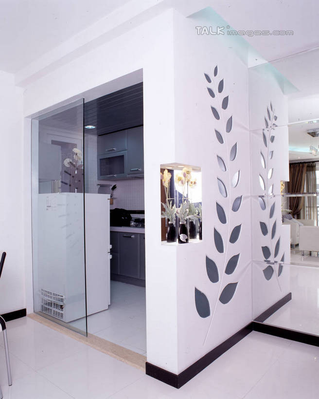 无人,家,竖图,室内,白天,正面,绘画,别墅,厨房,柜子,家具,天花板,装修,桌面,桌子,建筑,叶子,欧式,阴影,艺术,装饰,光线,影子,房屋,墙,屋子,公寓,灯光,绿叶,储物柜,豪华,文化,建设,现代,装潢,洋房,楼房,壁画,墙壁,墙面,住宅,室内装潢,嫩叶,华丽,修饰,样板房,明亮,点缀,舒适,家居装潢,储存,房屋设计,地中海风格,古典风格,简约风格,室内设计,宽敞,样板房装潢,衬托,美观,雅致,雅观,储备,蕴藏,贮备,设计,叶,叶片,画画,彩图,房子,灶间,厨房料理台,贮存,料理台,szzm1