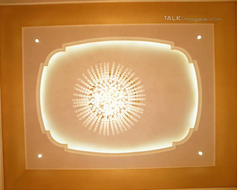 无人,家,栏杆,横图,室内,白天,仰视,别墅,家具,天花板,装修,建筑,照明,欧式,阴影,装饰,光线,影子,房屋,屋子,公寓,围栏,灯光,豪华,建设,现代,装潢,洋房,护栏,楼房,顶灯,住宅,灯,灯具,室内装潢,橙色,样板房,明亮,照亮,舒适,家居装潢,照明设备,房屋设计,地中海风格,古典风格,简约风格,室内设计,宽敞,样板房装潢,设计,彩图,低角度拍摄,房子,szzm1