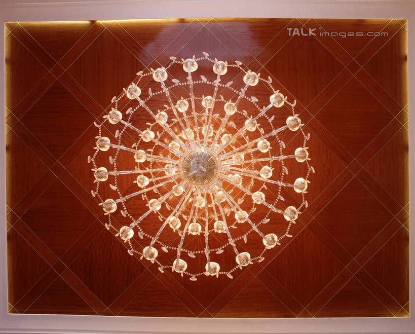 无人,家,横图,室内,白天,仰视,时尚,别墅,家具,装修,建筑,照明,欧式,阴影,装饰,光线,影子,房屋,屋子,公寓,灯光,水晶,豪华,建设,现代,装潢,洋房,楼房,吊灯,水晶灯,住宅,灯,灯具,室内装潢,华丽,样板房,明亮,照亮,舒适,家居装潢,照明设备,高贵,水晶吊灯,房屋设计,地中海风格,古典风格,简约风格,室内设计,宽敞,样板房装潢,水晶制品,富丽,华美,设计,彩图,低角度拍摄,房子,水晶石,szzm1