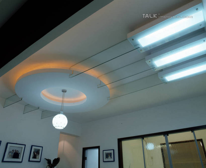 无人,家,横图,室内,白天,仰视,绘画,植物,别墅,家具,天花板,装修,建筑,照明,欧式,阴影,艺术,装饰,光线,盆栽,影子,房屋,墙,屋子,公寓,灯光,盆景,古典,豪华,文化,建设,现代,装潢,洋房,楼房,顶灯,墙壁,墙面,住宅,灯,绿色,自然,工艺品,灯具,室内装潢,品味,生长,成长,样板房,明亮,照亮,美术,高雅,舒适,家居装潢,照明设备,挂画,房屋设计,地中海风格,古典风格,简约风格,室内设计,宽敞,样板房装潢,美学,设计,装饰画,彩图,低角度拍摄,房子,szzm1