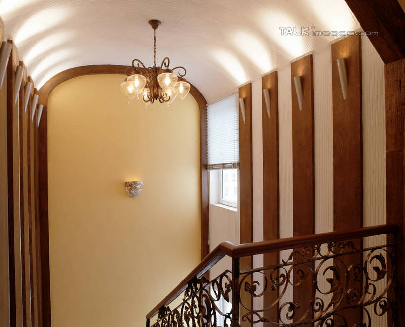 无人,家,栏杆,横图,室内,白天,正面,时尚,别墅,家具,装修,建筑,照明,欧式,阴影,装饰,光线,影子,房屋,墙,屋子,公寓,围栏,走道,走廊,过道,灯光,水晶,豪华,建设,现代,装潢,洋房,护栏,楼房,吊灯,水晶灯,墙壁,墙面,住宅,灯,灯具,室内装潢,华丽,样板房,明亮,照亮,舒适,家居装潢,照明设备,高贵,水晶吊灯,房屋设计,地中海风格,古典风格,简约风格,室内设计,宽敞,样板房装潢,水晶制品,富丽,华美,设计,彩图,房子,水晶石,szzm1