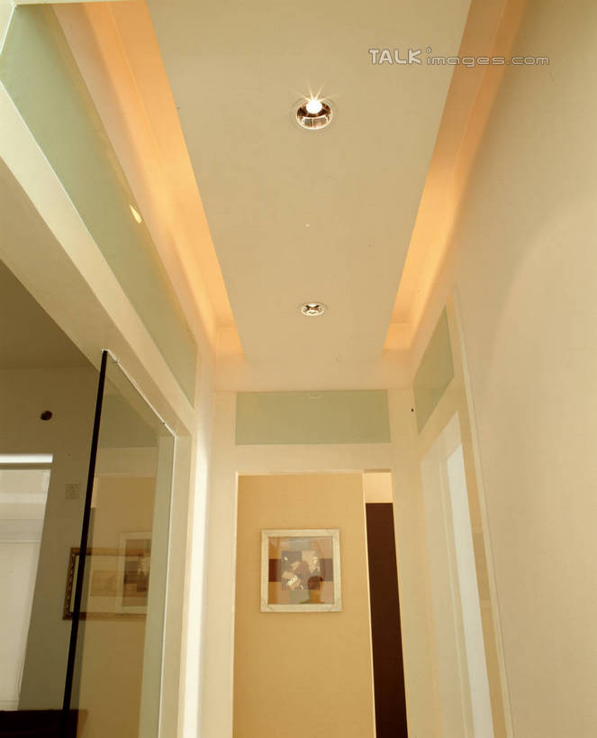 无人,家,竖图,室内,白天,仰视,绘画,别墅,家具,天花板,装修,建筑,照明,欧式,阴影,艺术,装饰,光线,影子,房屋,墙,屋子,公寓,灯光,古典,豪华,文化,建设,现代,装潢,洋房,楼房,顶灯,墙壁,墙面,住宅,灯,工艺品,灯具,室内装潢,品味,样板房,明亮,照亮,美术,高雅,舒适,家居装潢,照明设备,挂画,房屋设计,地中海风格,古典风格,简约风格,室内设计,宽敞,样板房装潢,美学,设计,装饰画,彩图,低角度拍摄,房子,szzm1