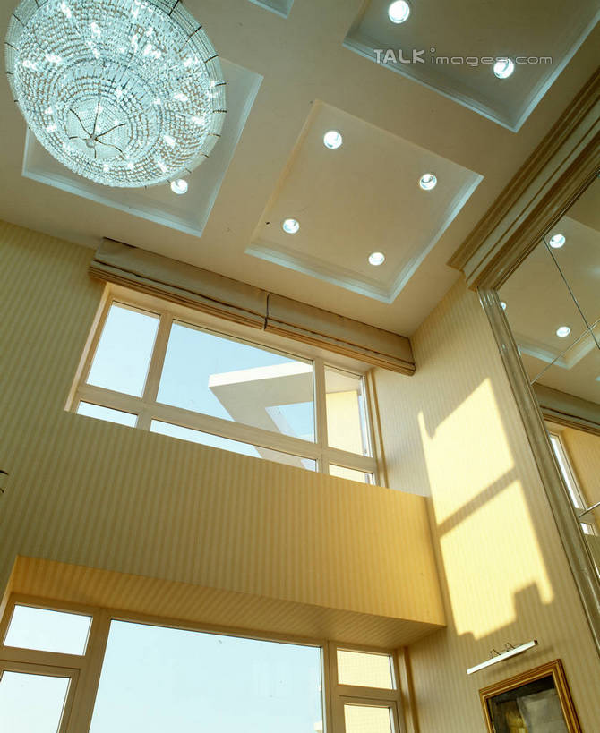 无人,家,竖图,室内,白天,仰视,别墅,窗户,家具,天花板,装修,建筑,照明,欧式,阴影,装饰,光线,影子,房屋,墙,屋子,公寓,灯光,豪华,建设,现代,装潢,洋房,楼房,顶灯,玻璃窗,墙壁,墙面,住宅,灯,灯具,室内装潢,样板房,明亮,照亮,舒适,家居装潢,照明设备,房屋设计,地中海风格,古典风格,简约风格,室内设计,宽敞,样板房装潢,设计,彩图,低角度拍摄,房子,szzm1