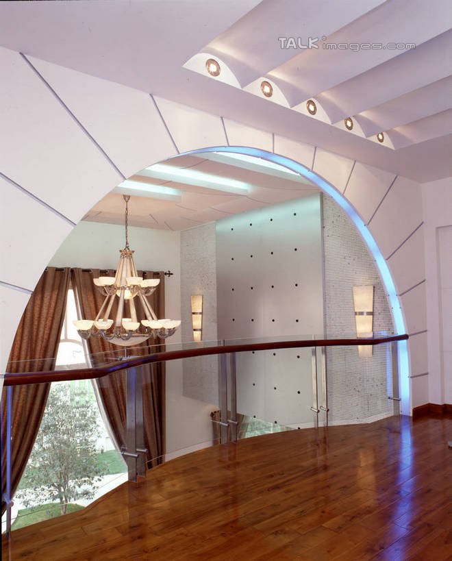 无人,家,竖图,室内,白天,正面,别墅,窗户,窗帘,地板,家具,天花板,装修,建筑,照明,欧式,阴影,装饰,光线,影子,房屋,墙,屋子,公寓,灯光,地面,豪华,建设,现代,装潢,洋房,楼房,吊灯,顶灯,木地板,玻璃窗,墙壁,墙面,住宅,灯,帘子,灯具,室内装潢,遮阳,华丽,修饰,样板房,明亮,照亮,点缀,舒适,家居装潢,照明设备,房屋设计,地中海风格,古典风格,简约风格,室内设计,宽敞,样板房装潢,衬托,美观,雅致,雅观,设计,彩图,房子,szzm1