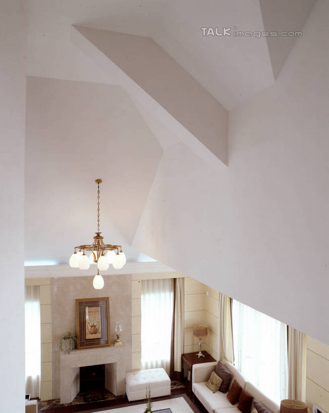 无人,家,竖图,室内,白天,正面,时尚,绘画,别墅,窗户,窗帘,家具,天花板,装修,建筑,照明,欧式,艺术,装饰,房屋,墙,屋子,公寓,灯光,水晶,古典,豪华,文化,建设,现代,装潢,洋房,楼房,吊灯,水晶灯,玻璃窗,墙壁,墙面,住宅,灯,白色,帘子,工艺品,灯具,室内装潢,品味,遮阳,华丽,修饰,样板房,明亮,照亮,美术,点缀,高雅,舒适,家居装潢,照明设备,高贵,挂画,水晶吊灯,房屋设计,地中海风格,古典风格,简约风格,室内设计,宽敞,样板房装潢,美学,衬托,美观,雅致,雅观,水晶制品,富丽,华美,设计,装饰画,彩图,房子,水晶石,szzm1