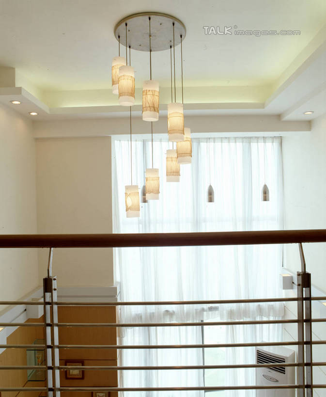 无人,家,栏杆,竖图,室内,白天,正面,别墅,窗户,家具,落地窗,天花板,装修,建筑,照明,欧式,阴影,装饰,反射,影子,房屋,墙,屋子,公寓,围栏,灯光,豪华,建设,现代,装潢,洋房,护栏,楼房,吊灯,玻璃窗,墙壁,墙面,住宅,灯,灯具,室内装潢,样板房,明亮,照亮,舒适,家居装潢,照明设备,房屋设计,地中海风格,古典风格,简约风格,室内设计,宽敞,样板房装潢,设计,彩图,房子,szzm1