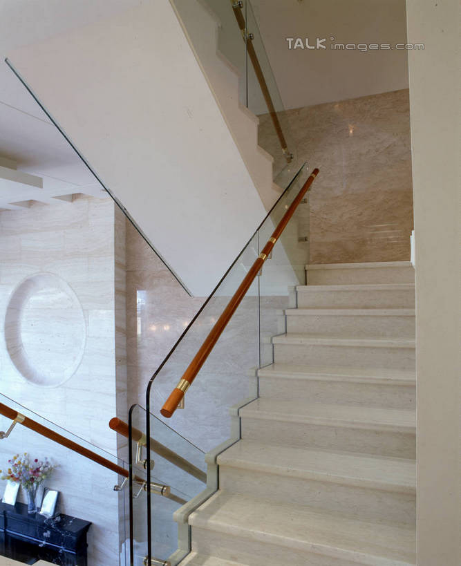 无人,家,栏杆,竖图,室内,白天,正面,别墅,家具,楼梯,天花板,装修,建筑,欧式,阴影,装饰,反射,扶手,影子,房屋,阶梯,墙,屋子,公寓,豪华,建设,现代,装潢,洋房,护栏,楼房,墙壁,墙面,台阶,住宅,白色,室内装潢,样板房,明亮,舒适,家居装潢,房屋设计,地中海风格,古典风格,简约风格,室内设计,宽敞,样板房装潢,设计,彩图,房子,szzm1