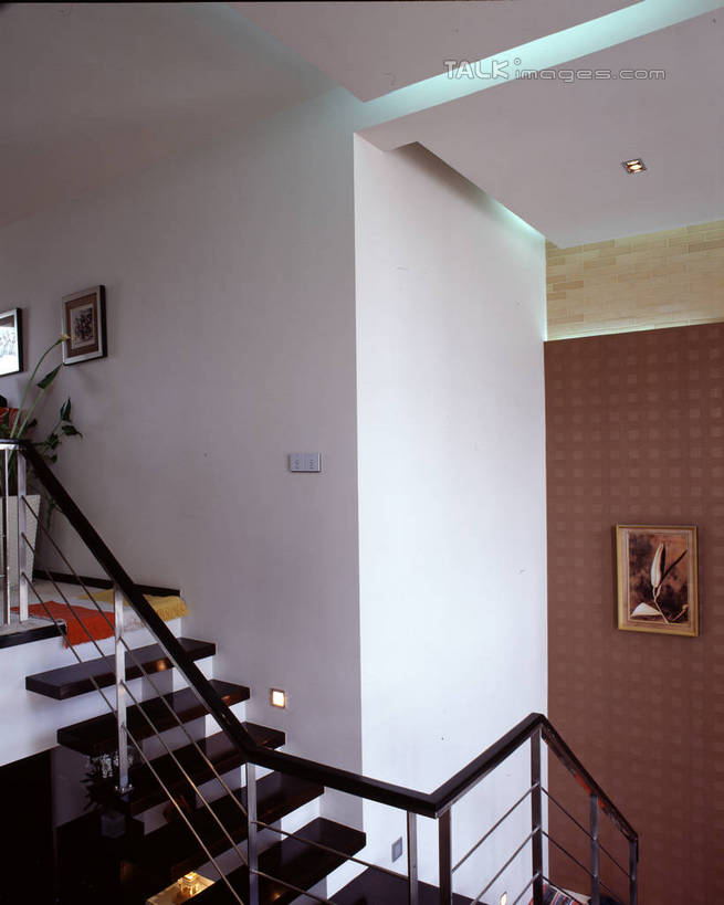 无人,家,栏杆,竖图,室内,白天,正面,绘画,植物,别墅,家具,楼梯,天花板,装修,建筑,欧式,阴影,艺术,装饰,反射,扶手,盆栽,影子,房屋,阶梯,墙,屋子,公寓,走道,走廊,过道,盆景,古典,豪华,文化,建设,现代,装潢,洋房,护栏,楼房,墙壁,墙面,台阶,住宅,绿色,白色,自然,工艺品,室内装潢,品味,生长,成长,样板房,明亮,美术,高雅,舒适,家居装潢,挂画,房屋设计,地中海风格,古典风格,简约风格,室内设计,宽敞,样板房装潢,美学,设计,装饰画,彩图,房子,szzm1