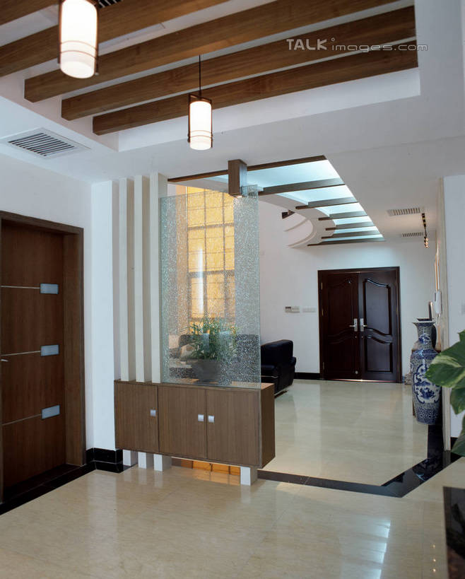 无人,家,竖图,室内,白天,正面,植物,别墅,柜子,家具,门,天花板,装修,建筑,照明,欧式,阴影,装饰,光线,盆栽,影子,房屋,墙,屋子,公寓,走道,走廊,过道,灯光,盆景,储物柜,豪华,建设,现代,装潢,洋房,楼房,顶灯,墙壁,墙面,住宅,灯,绿色,自然,灯具,门框,室内装潢,生长,成长,样板房,明亮,照亮,舒适,家居装潢,照明设备,储存,房屋设计,地中海风格,古典风格,简约风格,室内设计,宽敞,样板房装潢,储备,蕴藏,贮备,设计,彩图,房子,贮存,szzm1