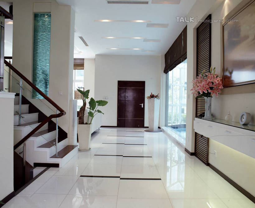 无人,家,客厅,栏杆,横图,室内,白天,正面,植物,别墅,家具,楼梯,门,天花板,装修,建筑,照明,欧式,阴影,装饰,盛开,光线,瓷砖,地砖,扶手,盆栽,影子,房屋,阶梯,墙,屋子,公寓,灯光,盆景,地面,豪华,花蕾,建设,现代,装潢,洋房,护栏,楼房,顶灯,墙壁,墙面,台阶,住宅,灯,花,花瓣,花朵,鲜花,绿色,自然,灯具,门框,室内装潢,花苞,花蕊,生长,成长,样板房,明亮,照亮,起居室,舒适,家居装潢,照明设备,房屋设计,地中海风格,古典风格,简约风格,室内设计,宽敞,样板房装潢,客堂,设计,彩图,房子,szzm1