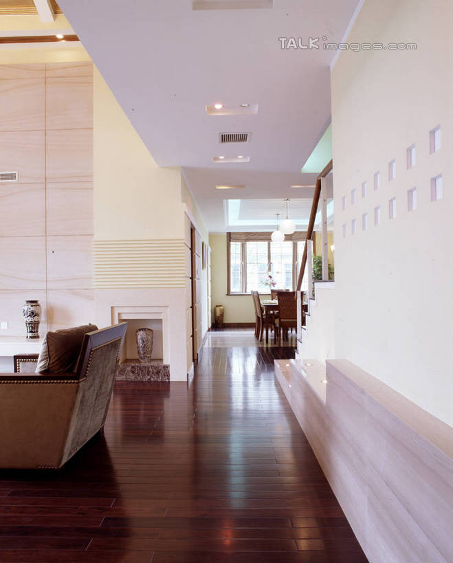 无人,家,客厅,栏杆,竖图,室内,白天,正面,植物,别墅,地板,家具,楼梯,天花板,装修,建筑,照明,欧式,阴影,装饰,光线,扶手,盆栽,影子,房屋,阶梯,墙,屋子,公寓,灯光,盆景,地面,豪华,建设,现代,装潢,洋房,护栏,楼房,顶灯,木地板,墙壁,墙面,台阶,住宅,灯,绿色,白色,自然,灯具,室内装潢,生长,成长,样板房,明亮,照亮,起居室,舒适,家居装潢,照明设备,房屋设计,地中海风格,古典风格,简约风格,室内设计,宽敞,样板房装潢,客堂,设计,彩图,房子,szzm1