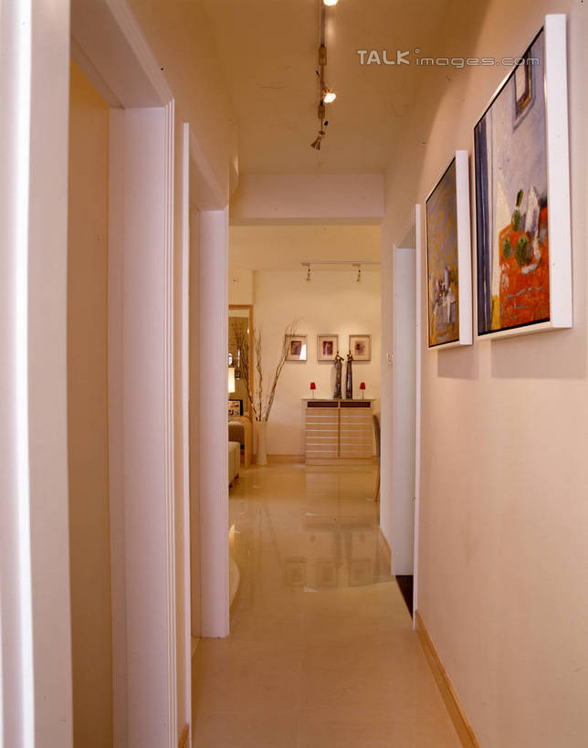 无人,家,竖图,室内,白天,正面,绘画,植物,别墅,家具,天花板,装修,建筑,照明,欧式,阴影,艺术,装饰,光线,瓷砖,地砖,盆栽,影子,房屋,墙,屋子,公寓,走道,走廊,过道,灯光,盆景,地面,古典,豪华,文化,建设,现代,装潢,洋房,楼房,顶灯,墙壁,墙面,住宅,灯,绿色,自然,工艺品,灯具,室内装潢,品味,生长,成长,样板房,明亮,照亮,美术,高雅,舒适,家居装潢,照明设备,挂画,房屋设计,地中海风格,古典风格,简约风格,室内设计,宽敞,样板房装潢,美学,设计,装饰画,彩图,房子,szzm1