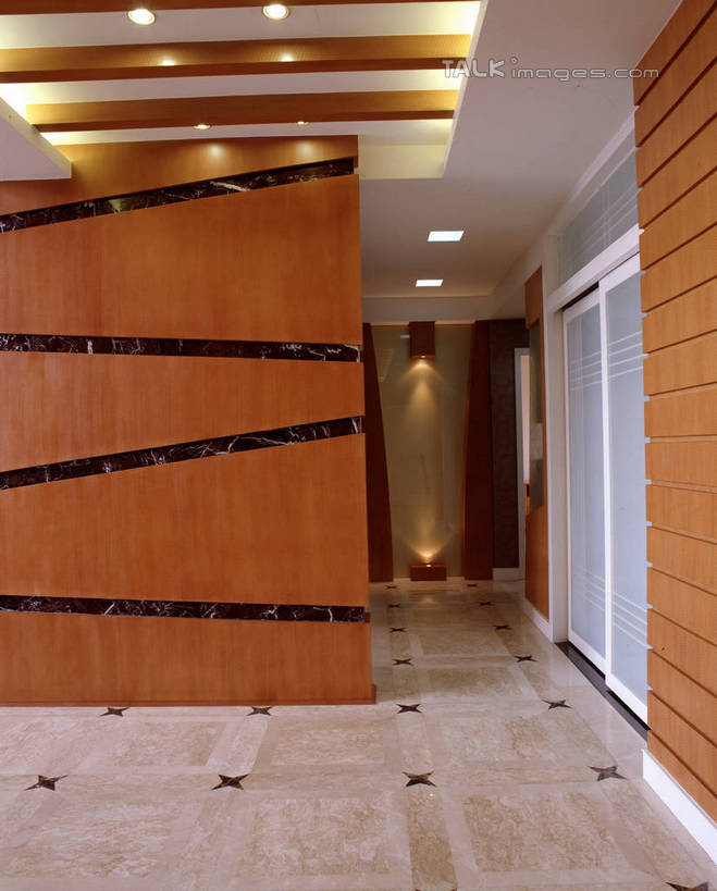 无人,家,客厅,竖图,室内,白天,正面,别墅,家具,门,天花板,装修,建筑,照明,欧式,阴影,装饰,光线,瓷砖,地砖,影子,房屋,墙,屋子,公寓,灯光,地面,豪华,建设,现代,装潢,洋房,楼房,顶灯,墙壁,墙面,住宅,灯,灯具,门框,室内装潢,样板房,明亮,照亮,起居室,舒适,家居装潢,照明设备,房屋设计,地中海风格,古典风格,简约风格,室内设计,宽敞,样板房装潢,客堂,设计,彩图,房子,szzm1